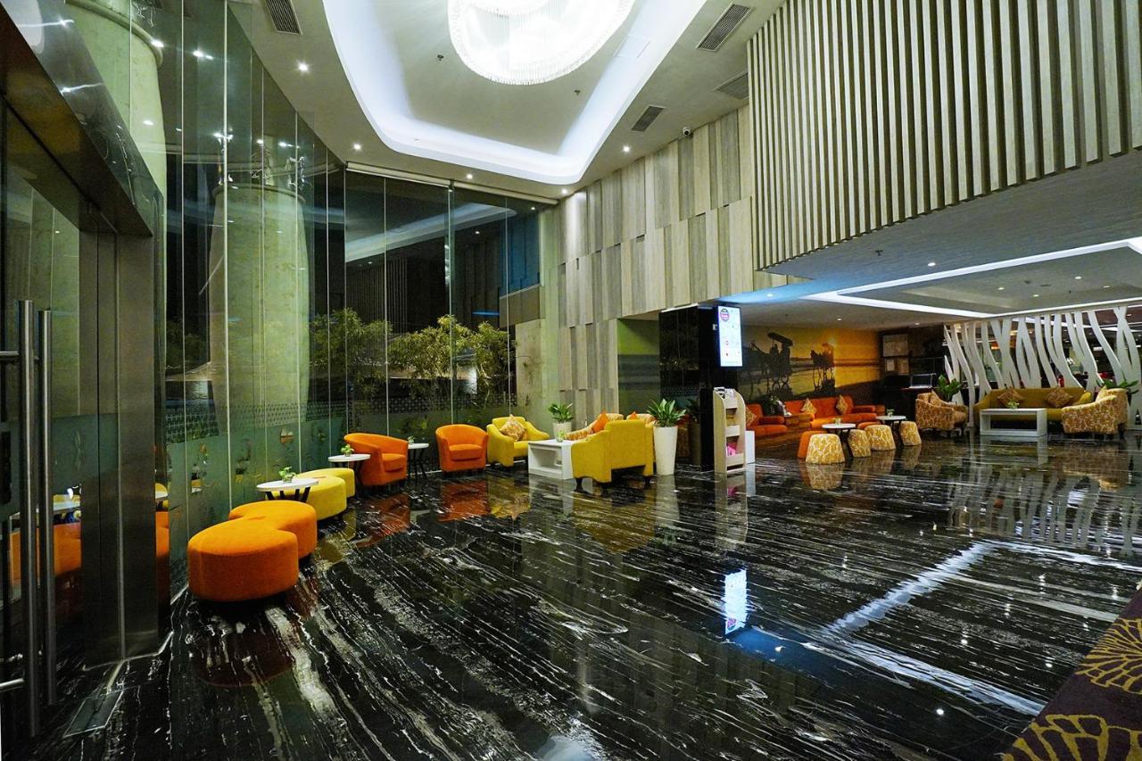Platinum Adisucipto Hotel & Conference Center Kalasan Exterior photo