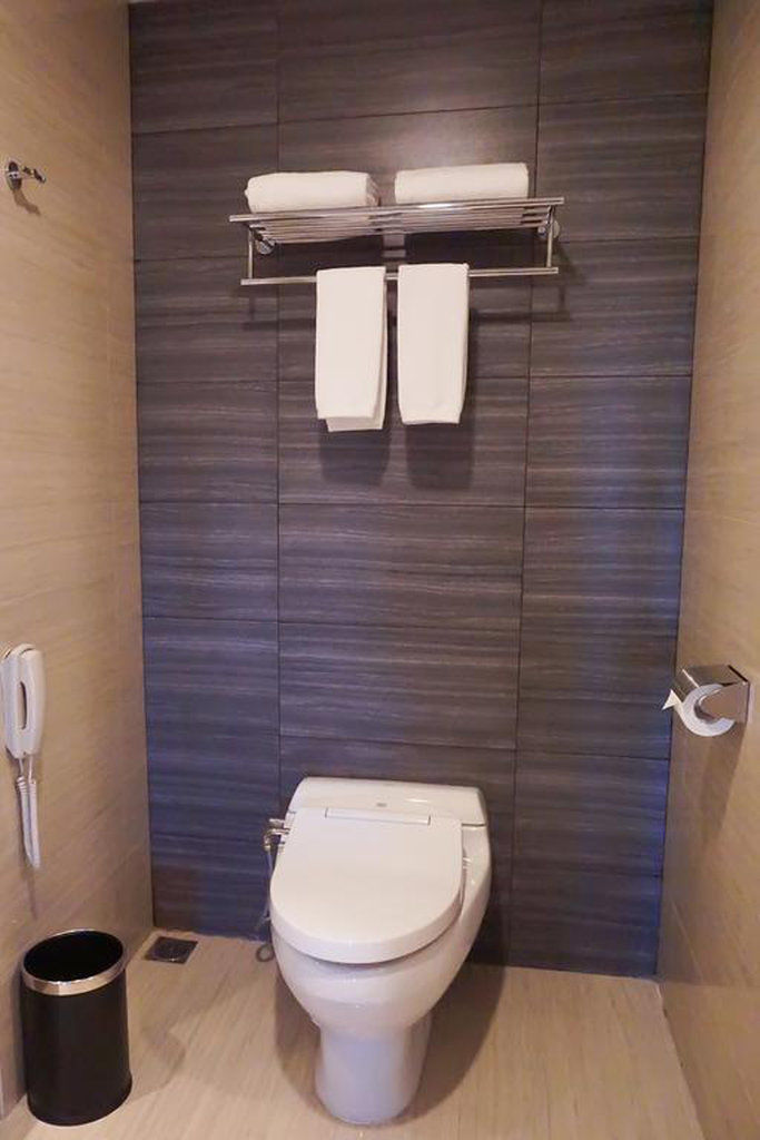 Platinum Adisucipto Hotel & Conference Center Kalasan Exterior photo