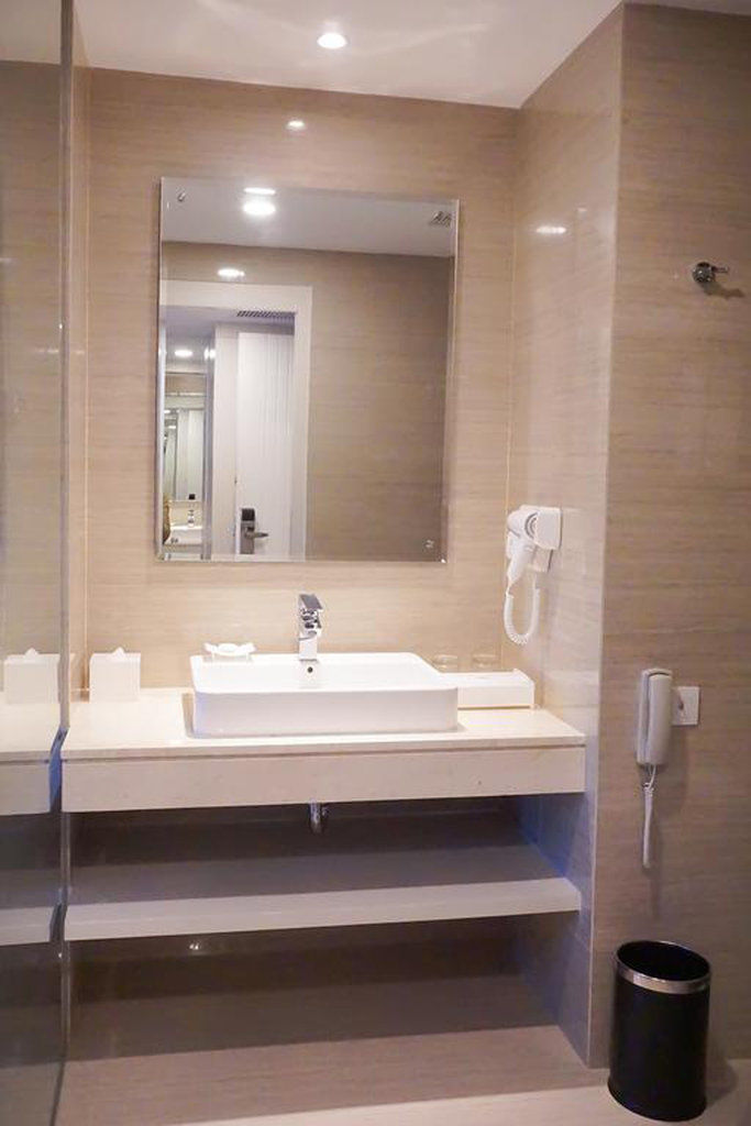 Platinum Adisucipto Hotel & Conference Center Kalasan Exterior photo