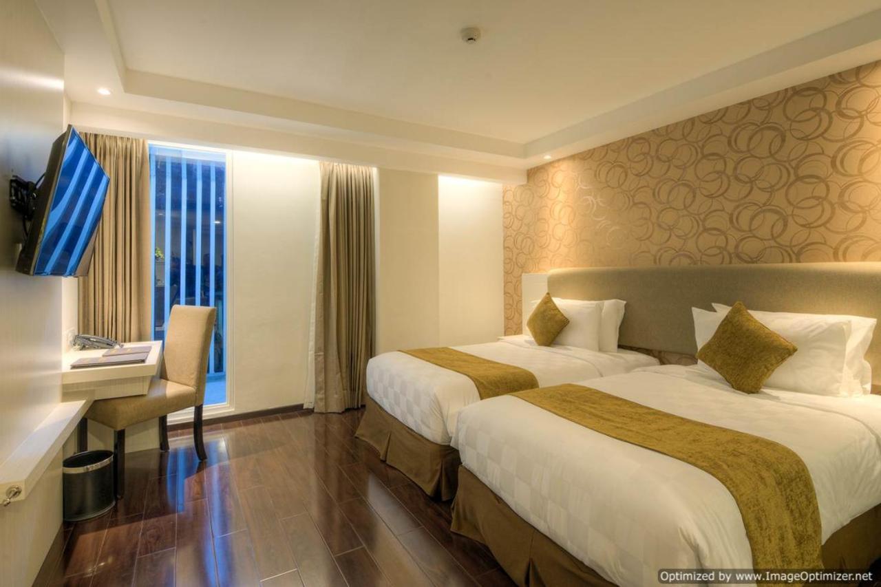Platinum Adisucipto Hotel & Conference Center Kalasan Exterior photo