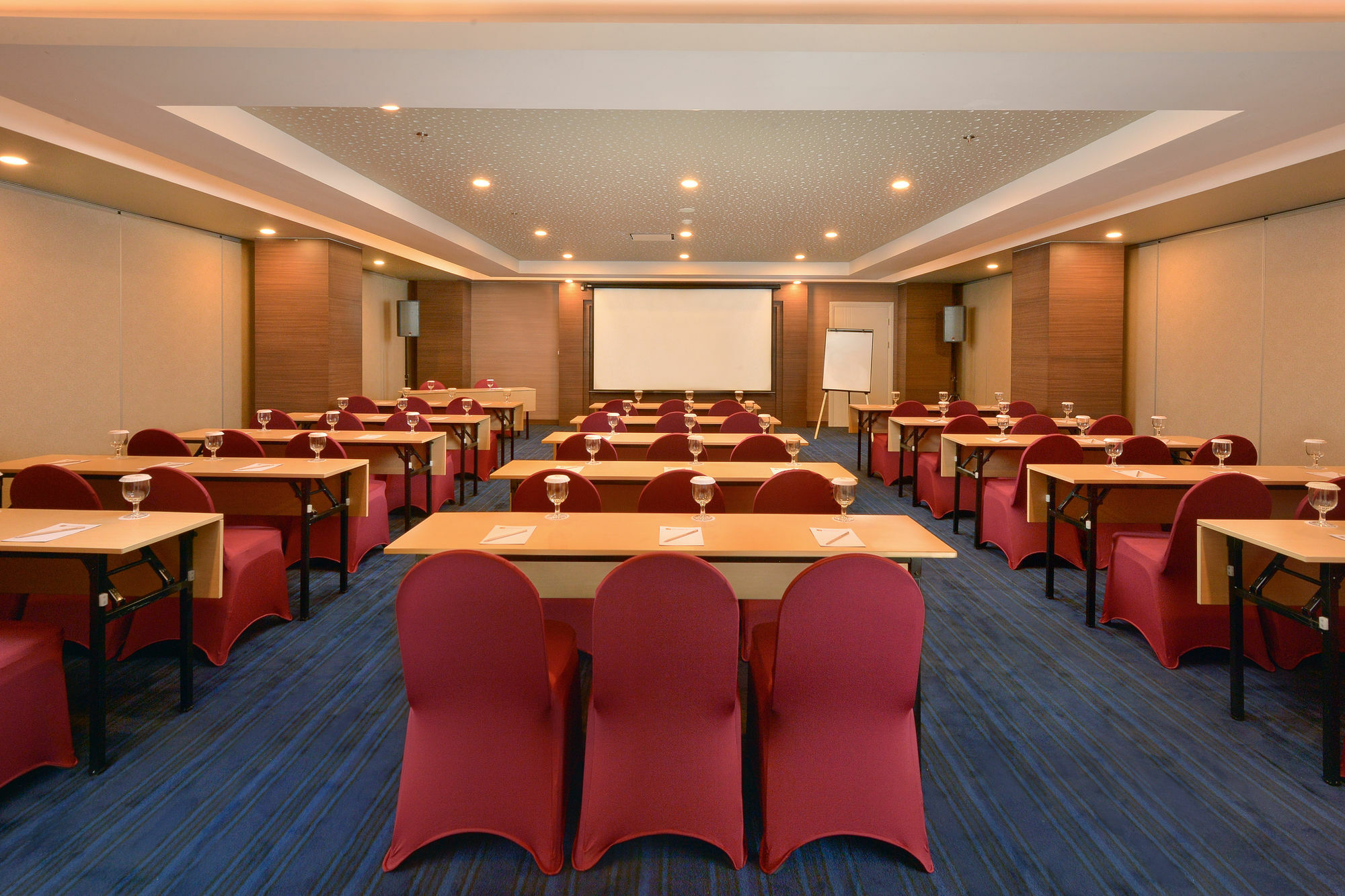 Platinum Adisucipto Hotel & Conference Center Kalasan Exterior photo