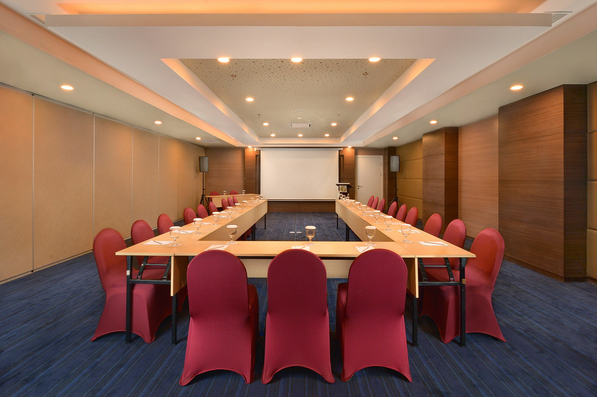 Platinum Adisucipto Hotel & Conference Center Kalasan Exterior photo